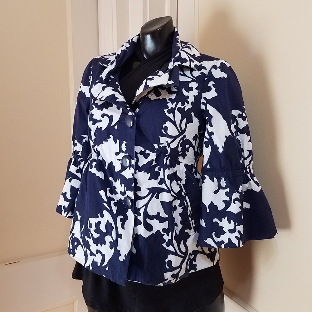 Ambition Floral 3/4 Statement Sleeve Jacket